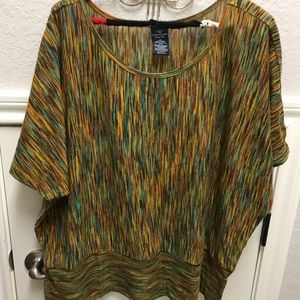 Ladies great top beautifully draped to fit 1 to 4X